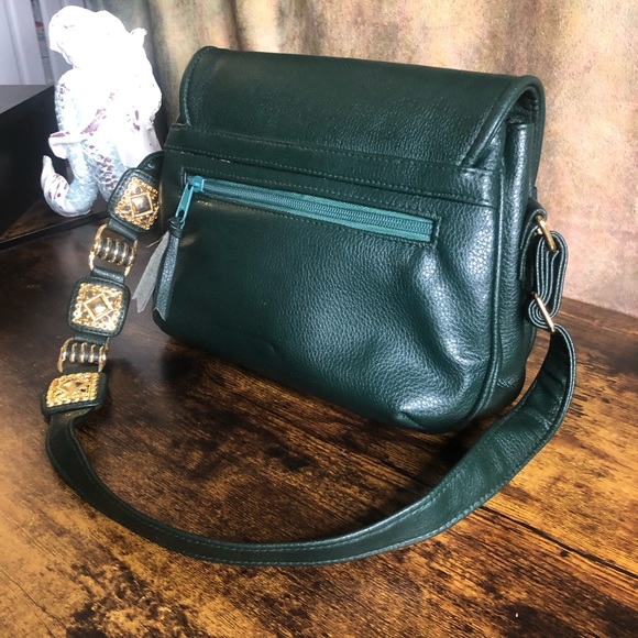 Vintage Green Purse with Gold Detail on Strap - Picture 10 of 10